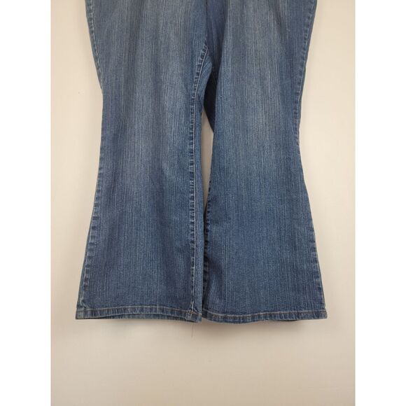 Venezia Jeans 28 Petite Womens Plus Size Medium Wash High Rise Flare - Picture 4 of 7